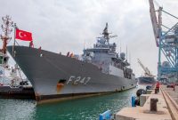 پهلو گرفتن کشتی جنگی ترکیه در بندر حیفا