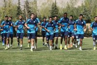 جلسه سه نفره ساپینتو با دو ملی‌پوش/ یزدانی همچنان دور از استقلال+عکس