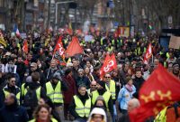درخواست فرهیختگان فرانسه برای اعتراض علیه سیاست‌های مکرون
