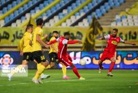 کلهر: پرسپولیس باید هجومی‌تر بازی کند/ لوکادیا در خط حمله تنها است