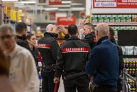 یک کشته و ۵ زخمی در حمله به مرکز خرید در ایتالیا