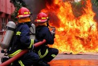 آتش‌سوزی گسترده کارگاه سیلندرهای گاز مایع در کاشان مهار شد