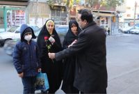 اهدای بسته فرهنگی کتاب و شاخه گل به دانش آموزان در محلات تبریز