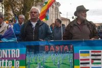 تظاهرات ضد جنگ ده‌ها هزار نفری در «رُم»؛ اوکراین تسلیح نشود+ فیلم