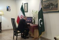 دفتر یادبود شهدای حرم شاهچراغ در سفارت ایران در پاکستان گشوده شد