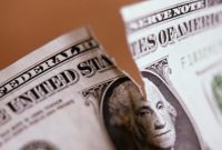 دلار در بازار جهانی پایین آمد دلار در بازار جهانی پایین آمد