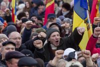 راهپیمایی ده‌ها هزار نفر از مخالفان دولت مولداوی در شهر کیشینف