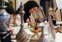 نمایشگاه آثار برگزیده هنرمندان صنایع دستی قزوین در تاکستان برپا شد