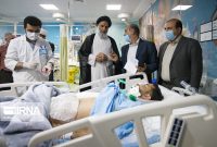 نماینده ولی فقیه در خوزستان از مجروحان حادثه تروریستی ایذه عیادت کرد