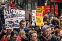 پاندمی اعتصاب در انگلیس/کارکنان دانشگاه‌ها هم به صف معترضان پیوستند