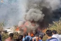 سقوط هواپیمای مسافربری در نپال با 72 سرنشین+فیلم