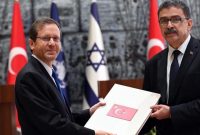 گرمی روابط آنکارا و تل‌آویو؛ سفیر ترکیه استوارنامه خود را تحویل داد