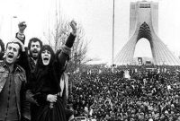 ۲ بهمن ۱۳۵۷ چه خبر بود؟/ وقتی شرق و غرب از تاکتیک‌های آقا چهار شاخ مانده‌اند
