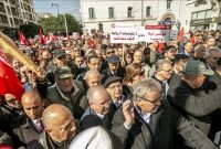 هزاران تونسی به خیابانها آمدند هزاران تونسی به خیابانها آمدند