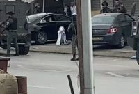 حمله نظامیان صهیونیست با شوکر به یک دختر فلسطینی