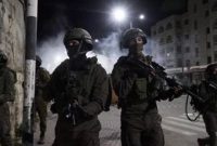 اسارت ۱۴ فلسطینی در یورش نظامیان صهیونیست به کرانه باختری اسارت ۱۴ فلسطینی در یورش نظامیان صهیونیست به کرانه باختری