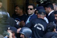 عمران خان پنج سال از فعالیت سیاسی منع شد عمران خان پنج سال از فعالیت سیاسی منع شد
