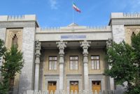 وزارت خارجه: زندانیان مدنظر آمریکا همچنان در ایران حضور دارند