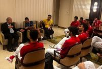 برگزاری نشست رئیس فدراسیون فوتبال و ملی پوشان امید