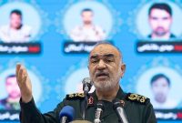 سرلشکر سلامی: با قلب‌های مستحکم دفاع مقدس را با پیروزی به پایان رساندیم
