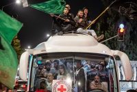 رادیو اسرائیل: 6 تایلندی نیز امشب علاوه بر 11 اسرائیلی در غزه آزاد می‌شوند